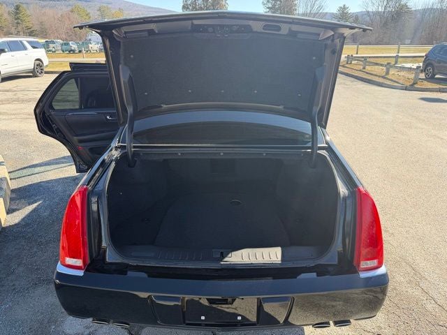 2011 Cadillac DTS Base