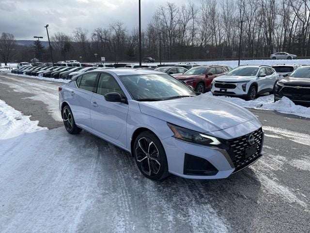 2025 Nissan Altima 2.5 SR