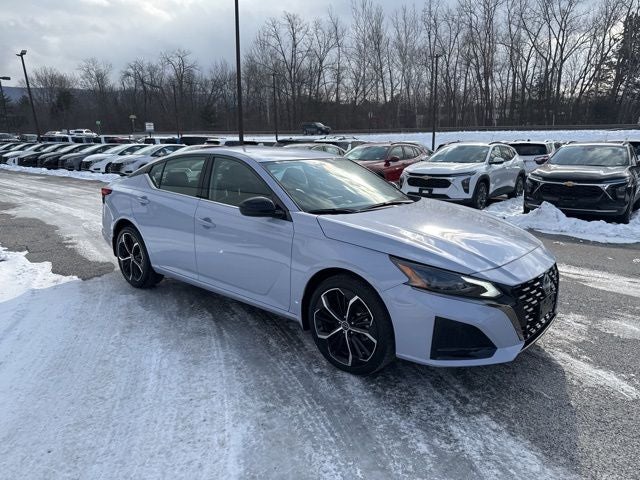 2025 Nissan Altima 2.5 SR