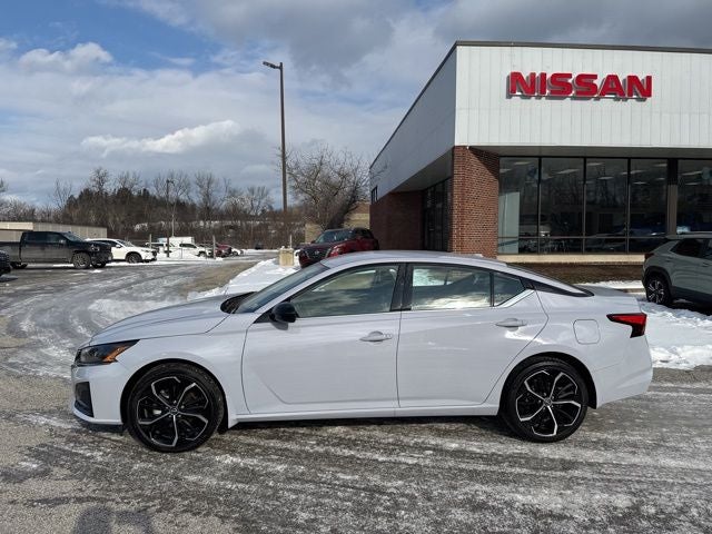 2025 Nissan Altima 2.5 SR