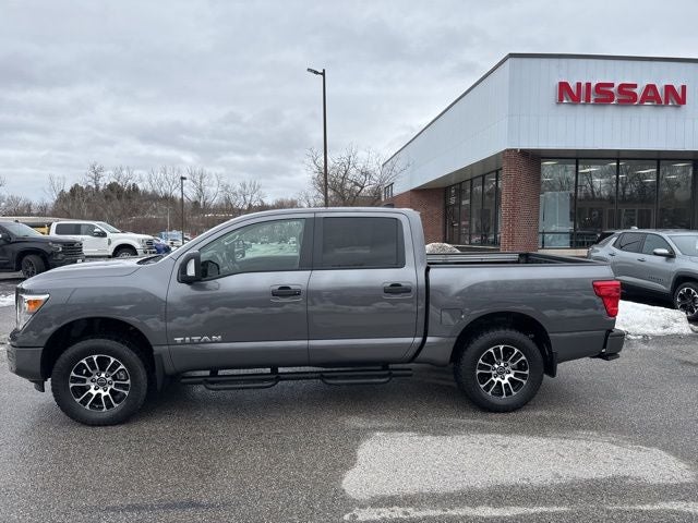2024 Nissan Titan SV