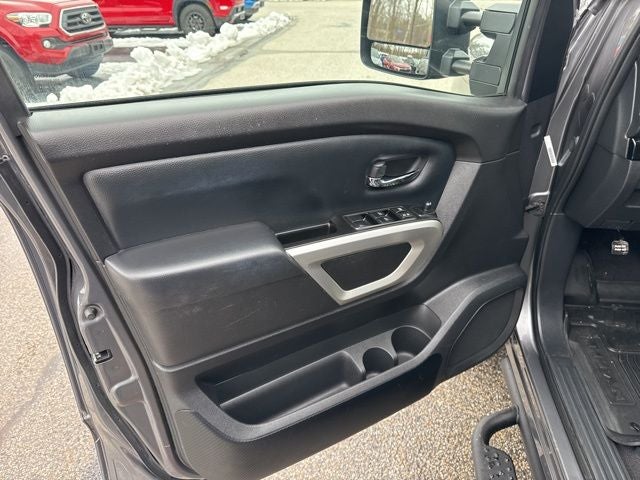 2024 Nissan Titan SV