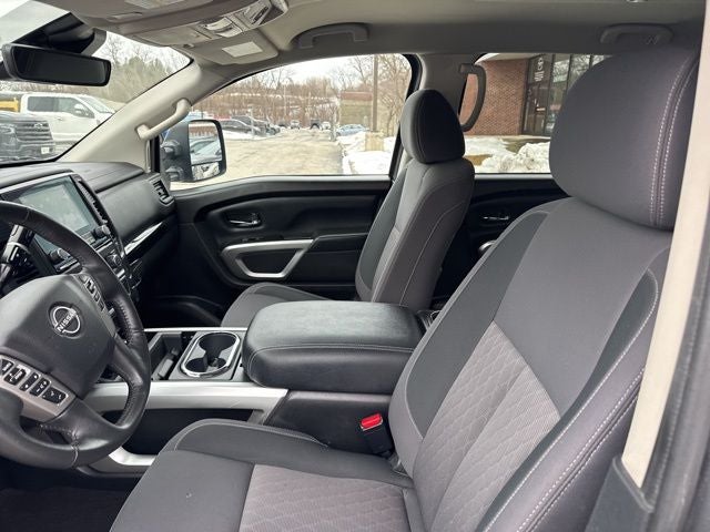 2024 Nissan Titan SV