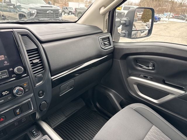 2024 Nissan Titan SV