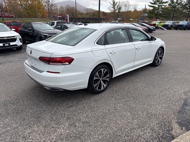 2021 Volkswagen Passat 2.0T SE