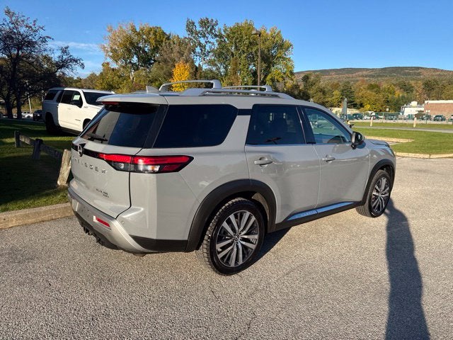 2022 Nissan Pathfinder Platinum