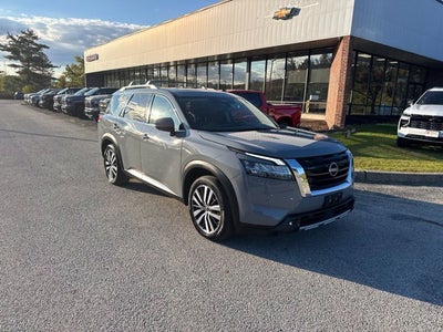 2022 Nissan Pathfinder Platinum