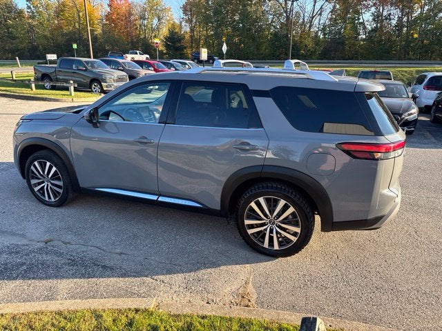 2022 Nissan Pathfinder Platinum