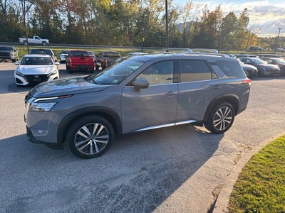 2022 Nissan Pathfinder Platinum