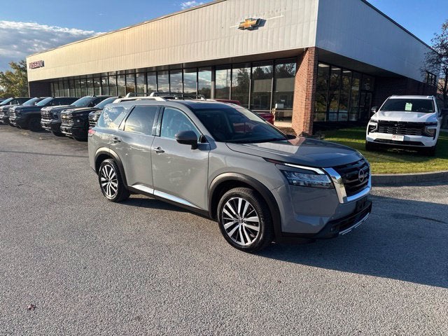 2022 Nissan Pathfinder Platinum