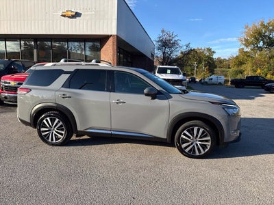 2022 Nissan Pathfinder Platinum