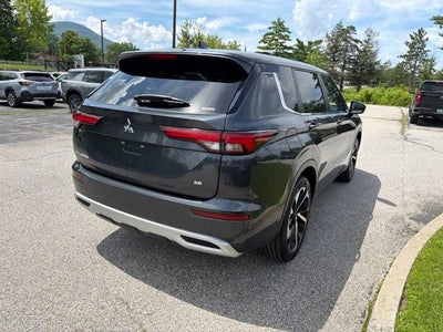 2024 Mitsubishi Outlander SE Black Edition w/Pano Roof