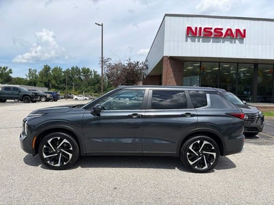 2024 Mitsubishi Outlander SE Black Edition w/Pano Roof