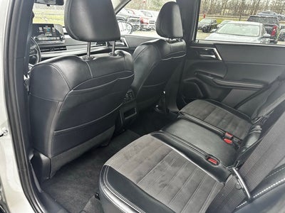 2024 Mitsubishi Outlander SE Black Edition