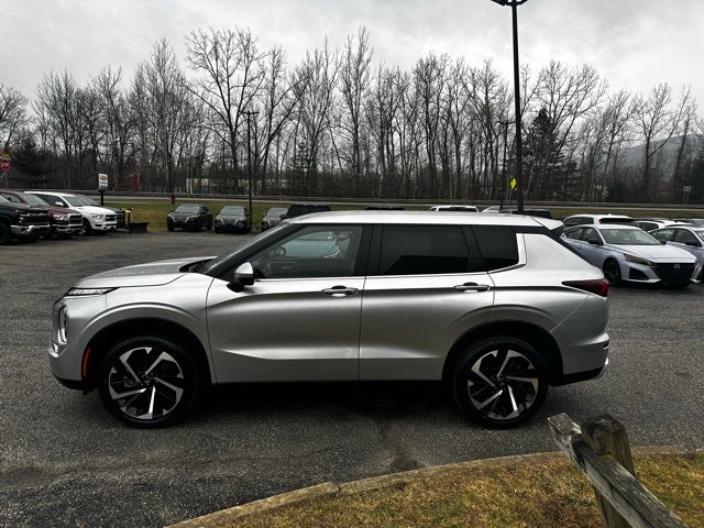 2024 Mitsubishi Outlander SE Black Edition