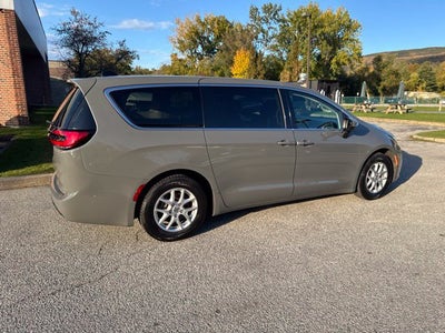 2023 Chrysler Pacifica Touring L