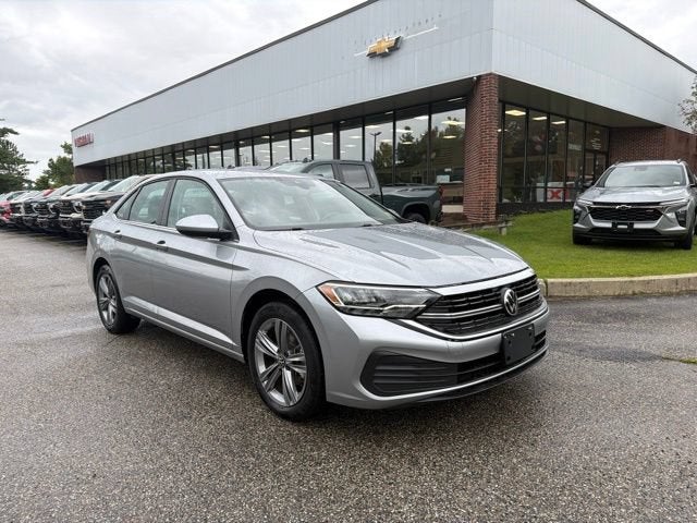 Used 2024 Volkswagen Jetta SE with VIN 3VWEM7BU7RM085705 for sale in Bennington, VT
