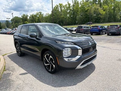 2024 Mitsubishi Outlander SE