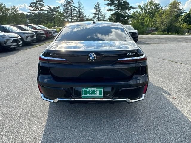 2025 BMW 7 Series 740i xDrive