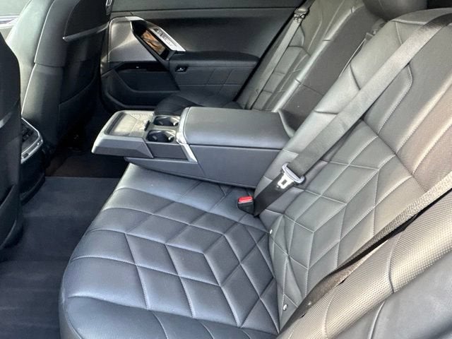 2025 BMW 7 Series 740i xDrive