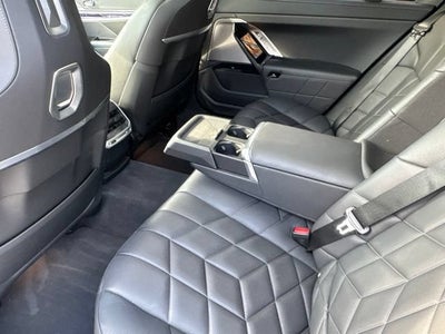 2025 BMW 7 Series 740i xDrive